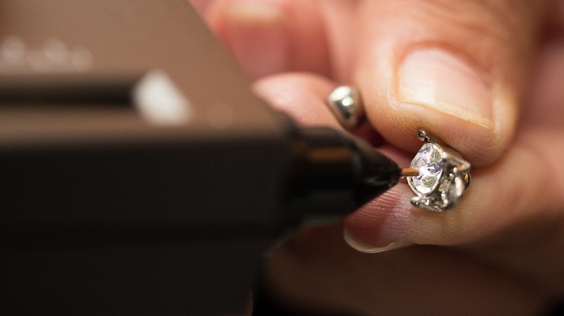Do Lab Grown Diamonds Pass a Diamond Tester?