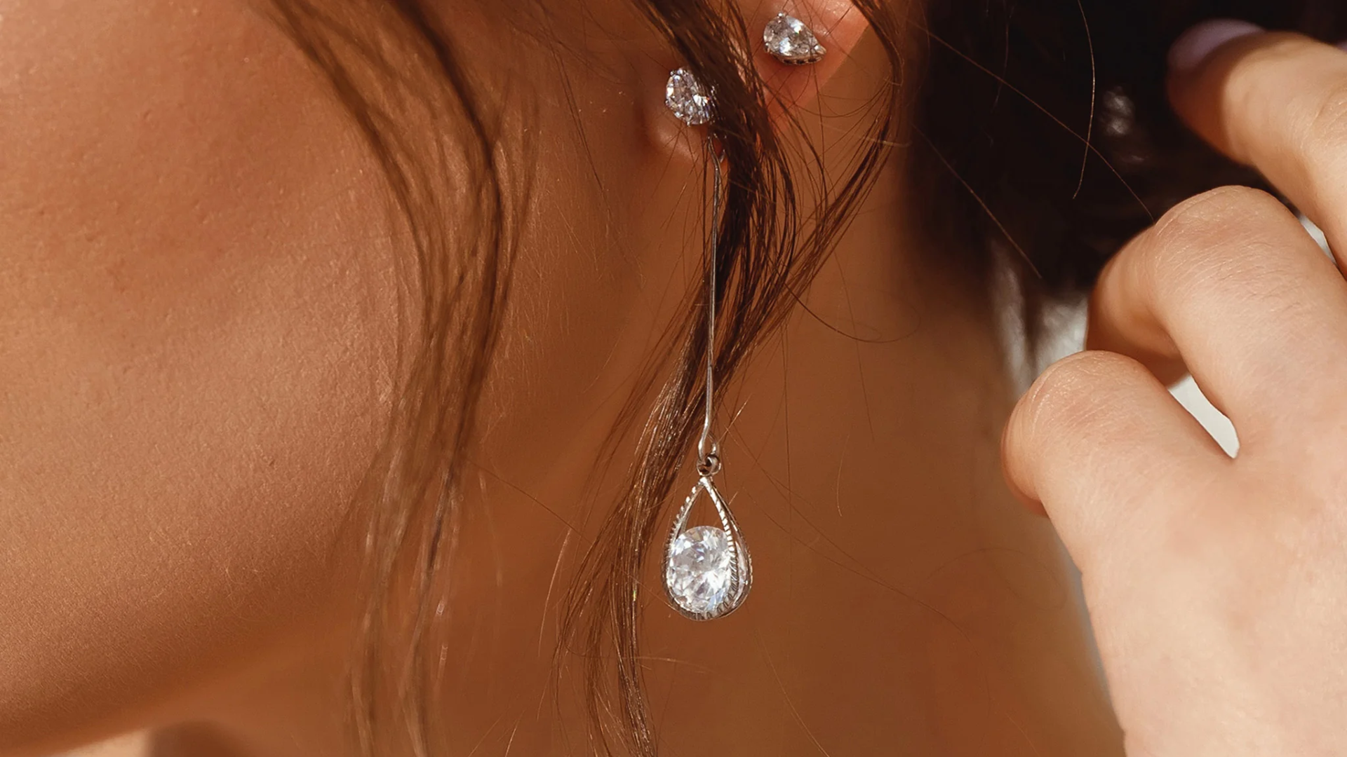 Diamond Earrings Guide: Style, Care, and Buying Tips