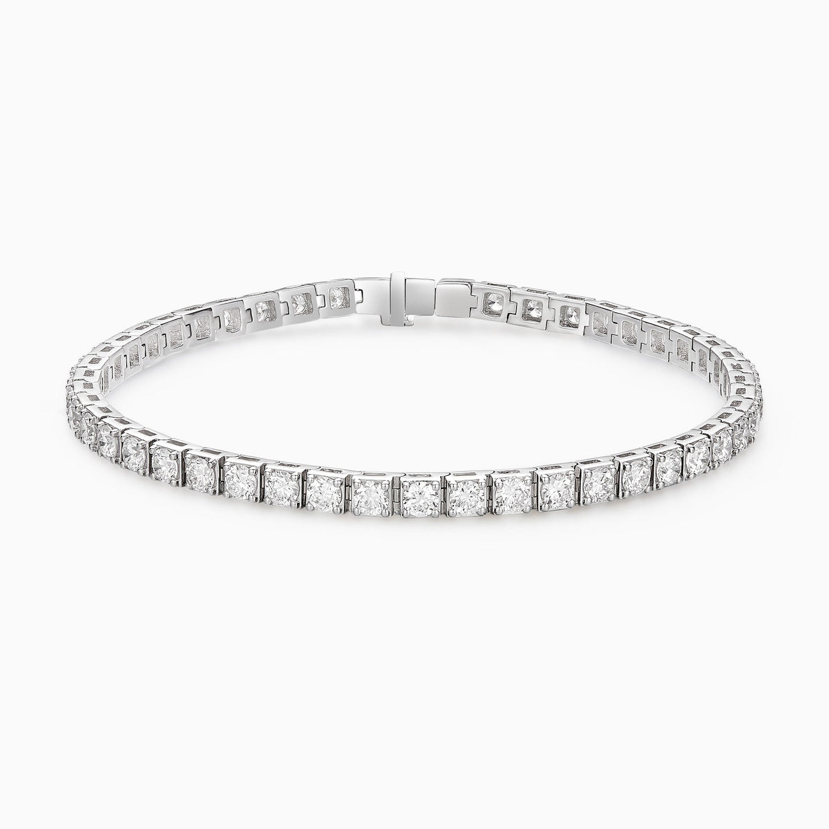 Infinity Interlocking Round Brilliant Diamond Tennis Bracelet in Platinum
