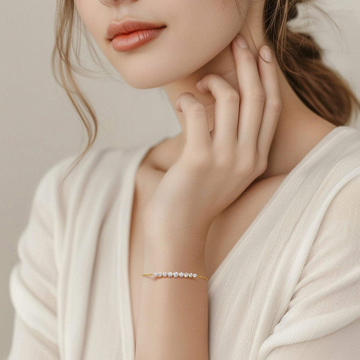Brilliant Round Diamond Graduated Curve Bracelet in 18K Yellow Gold