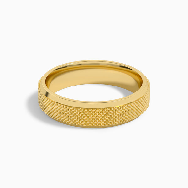Beveled Edge Knurled Wedding Band in 14K Yellow Gold