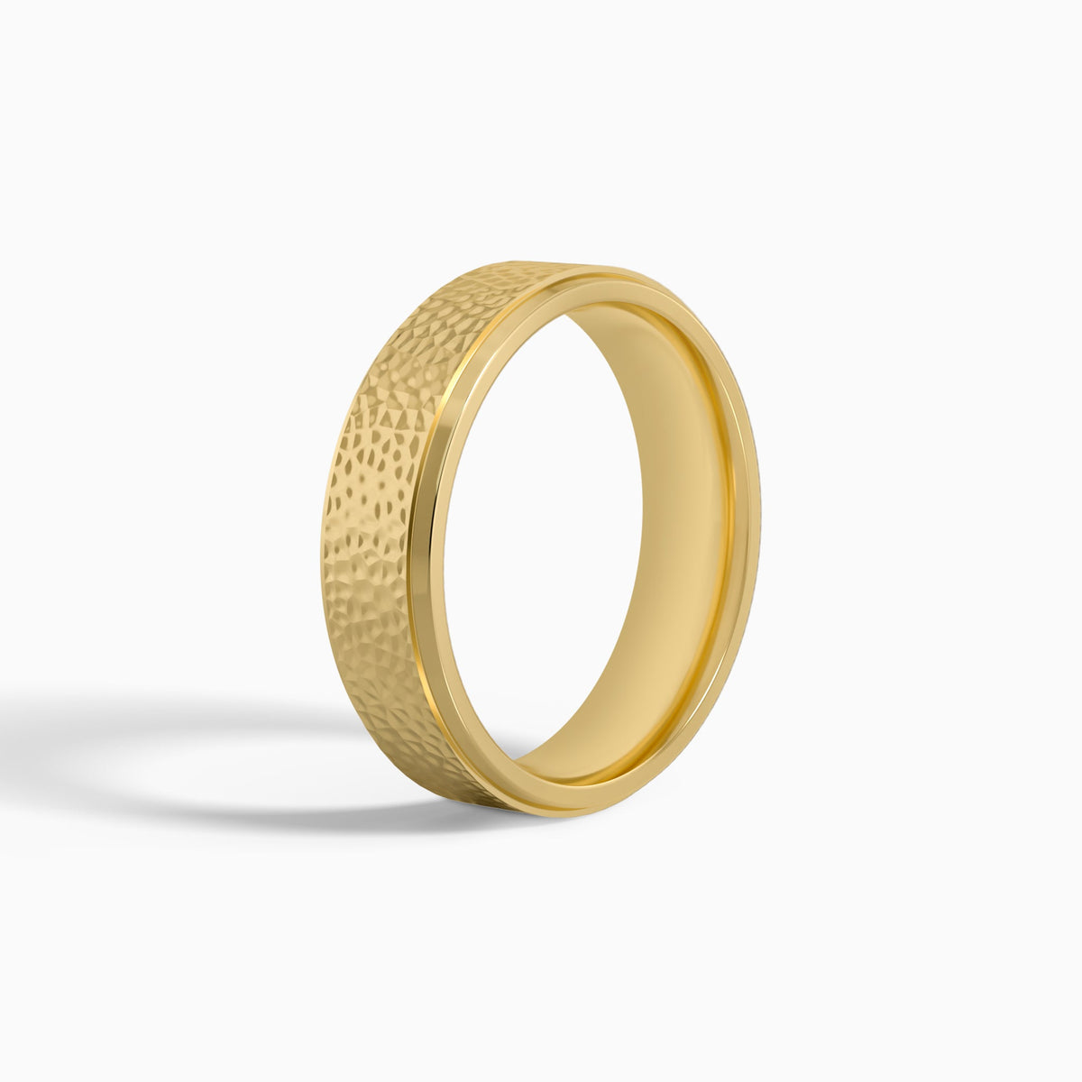 Pebble Hammered Wedding Band in 18K Yellow Gold