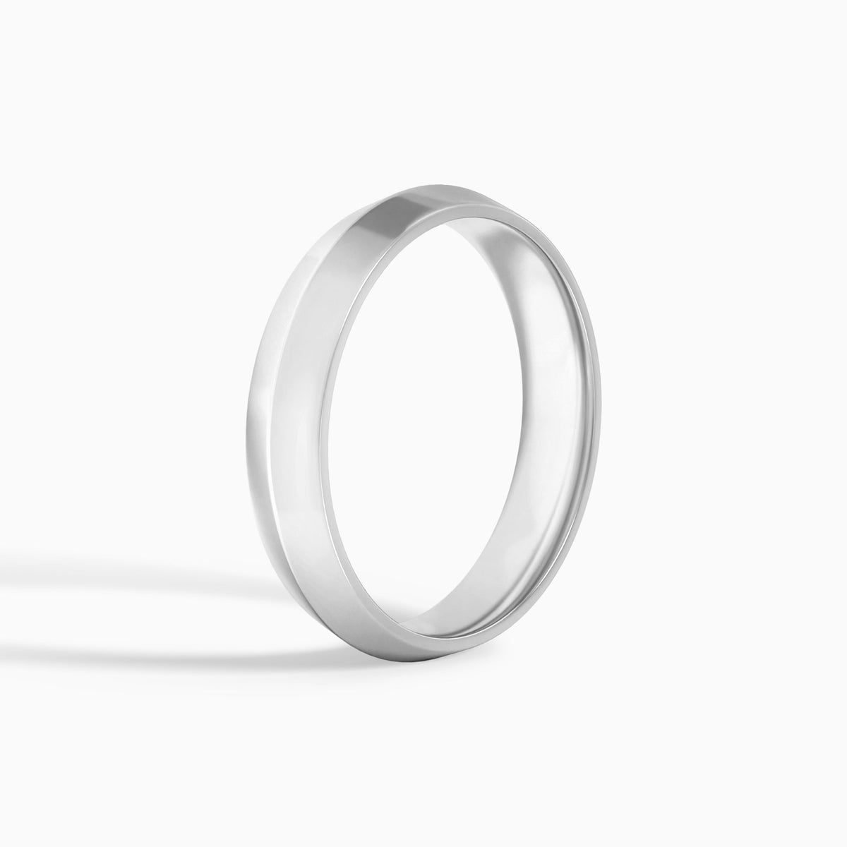 Comfort Fit Knife Edge Wedding Band in Platinum